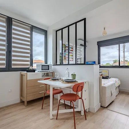 Apartment Centre- Parking - Airport 10min