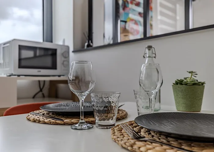 Centre- Parking - Airport 10min 아파트 *