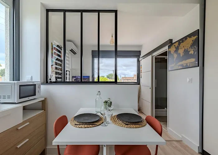 Centre- Parking - Airport 10min