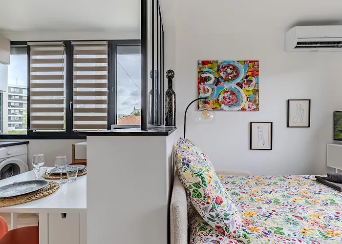 Centre- Parking - Airport 10min